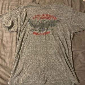 Levi’s gray T-shirt, size medium